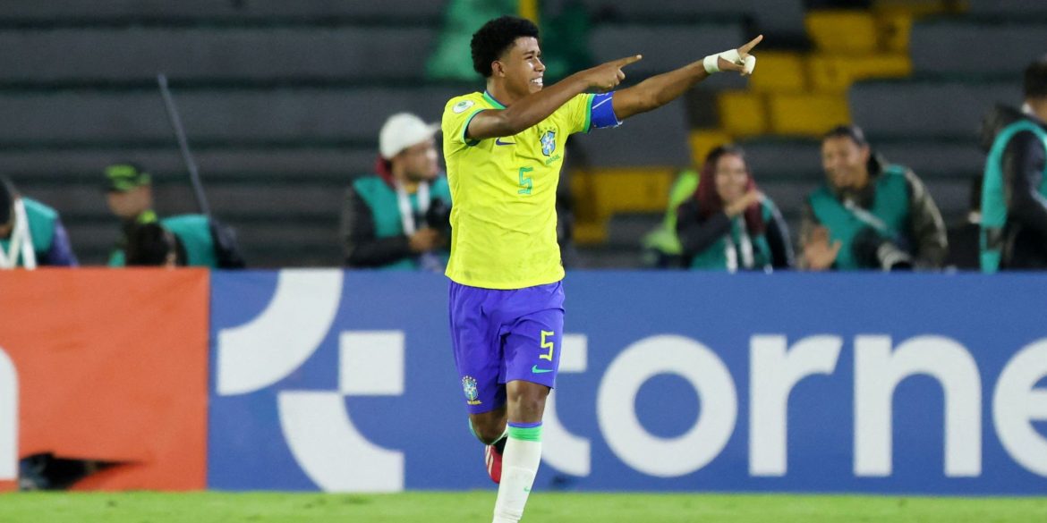 Journalist Makes Key Claim Over Chelsea Midfielder